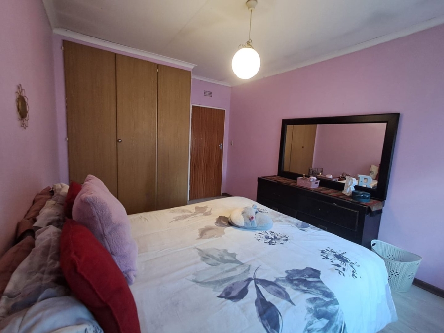 5 Bedroom Property for Sale in Vaalpark Free State